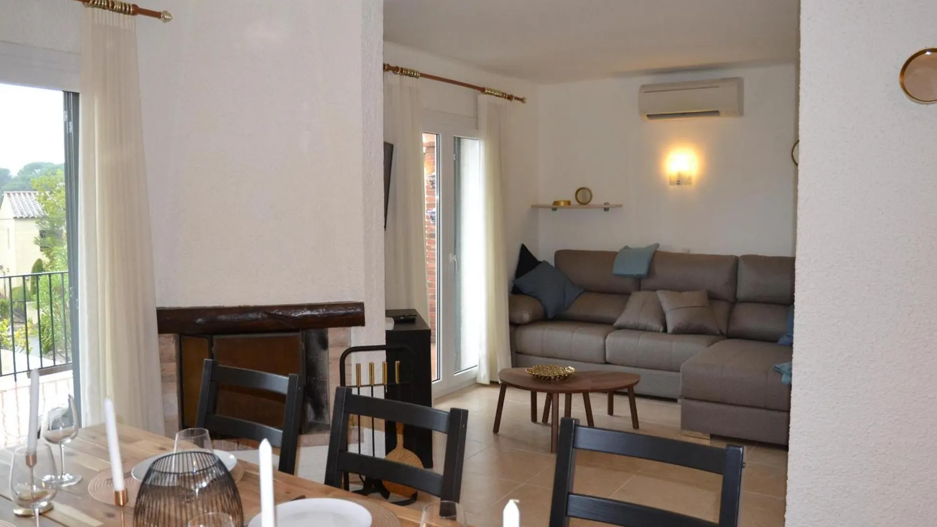 Willa Casa Bien Cuidada Con Piscina Comunitaria, Terrazas Y Cerca De La Playa En L'Estartit - Es-323-42 Hiszpania