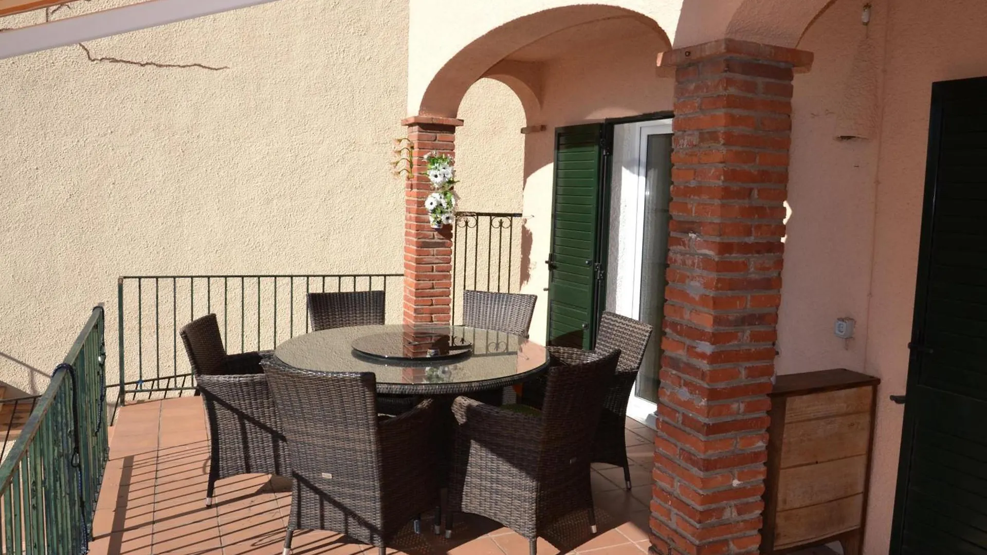 Dom wakacyjny Willa Casa Bien Cuidada Con Piscina Comunitaria, Terrazas Y Cerca De La Playa En L'Estartit - Es-323-42