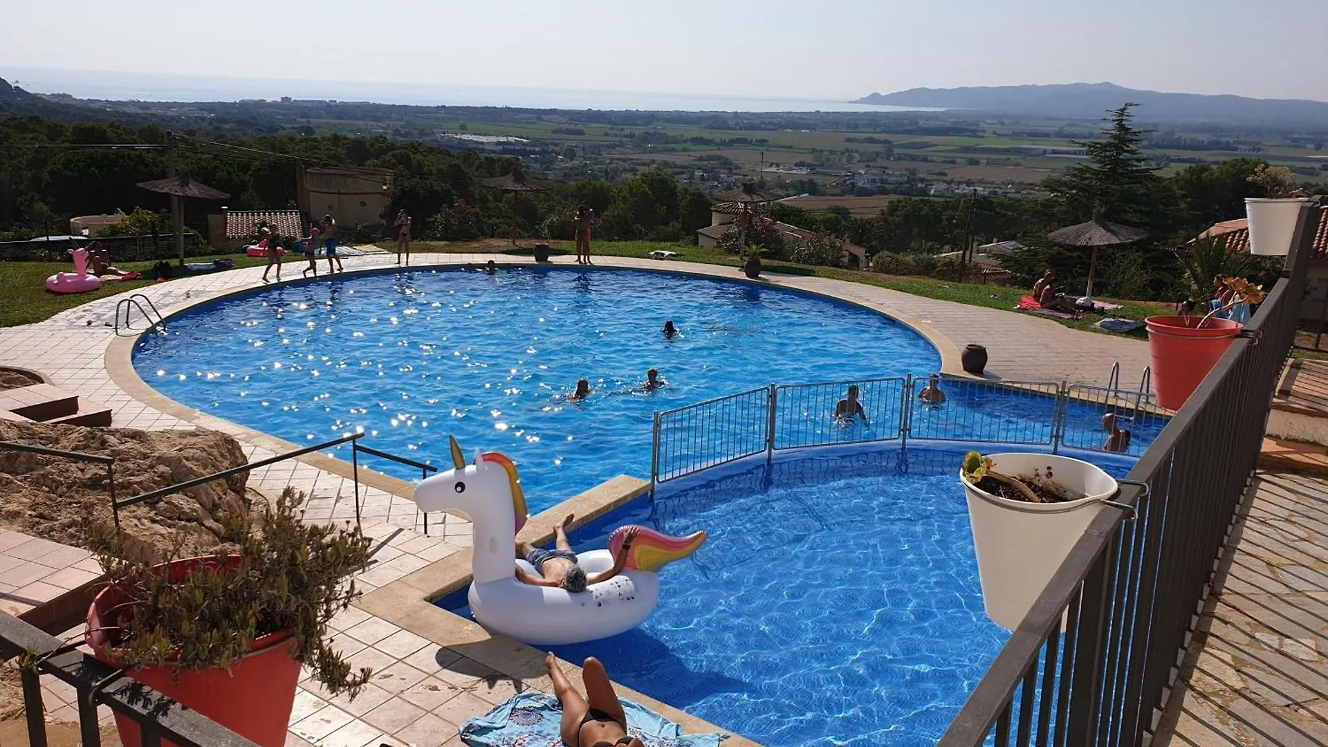 Dom wakacyjny Willa Casa Bien Cuidada Con Piscina Comunitaria, Terrazas Y Cerca De La Playa En L'Estartit - Es-323-42 Hiszpania